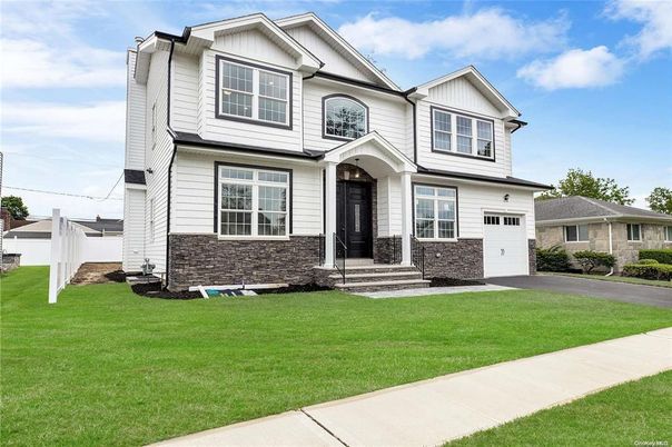Attached, Exterior, Facade, Farmhouse