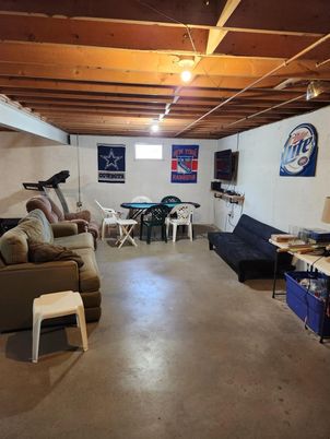 Fitness Equipment, Interior, Wooden Beams