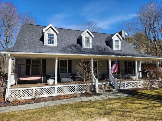 Exterior, Facade, Cape Cod