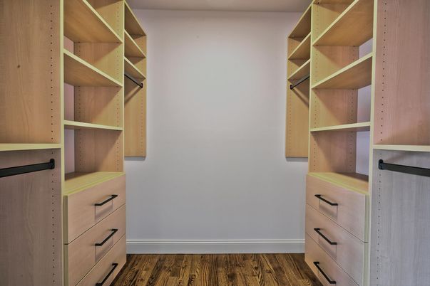 Interior, Walk-in Closets, Wood Texture Flooring