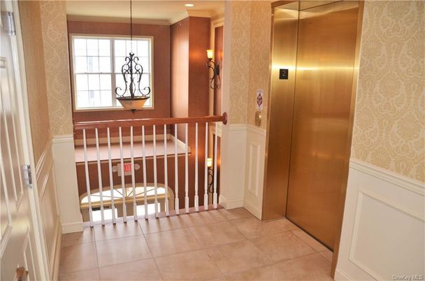 Elevator, Interior, Pendant Lights