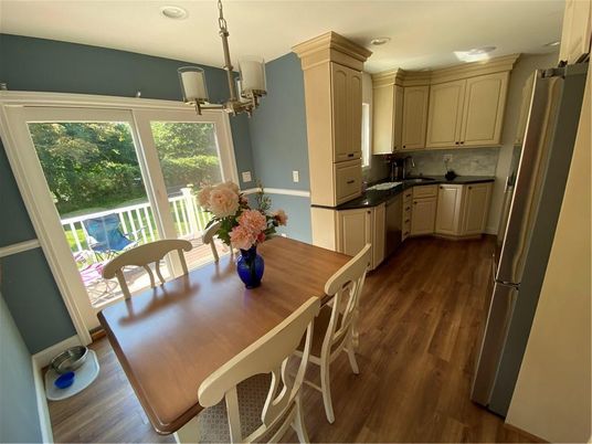Dining room, Interior, Kitchen, Pendant Lights, Recessed Lighting, Wood Texture Flooring