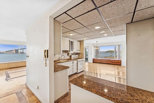 Interior, Kitchen, Pendant Lights, Recessed Lighting, Water