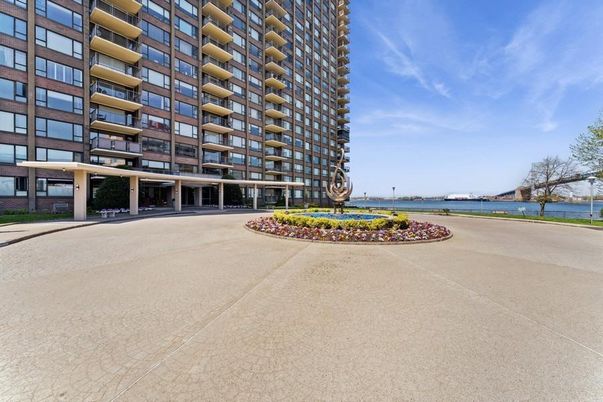 Exterior, Facade, Condo Building