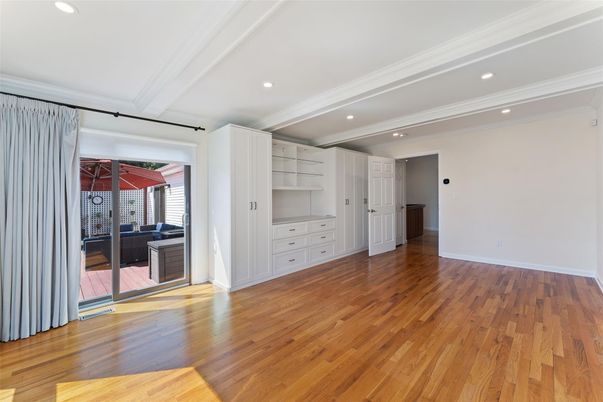 Interior, Recessed Lighting, Wood Texture Flooring