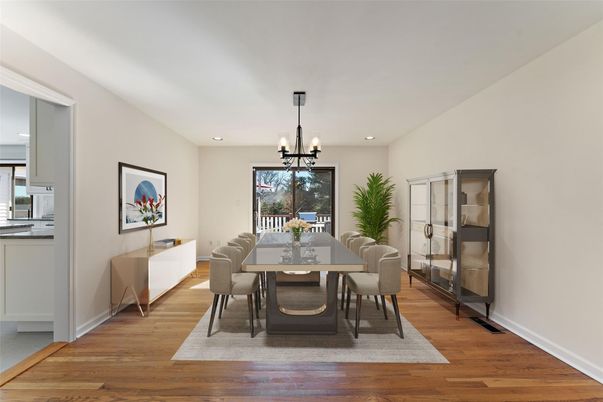 Chandelier, Dining room, Interior, Recessed Lighting, Wood Texture Flooring