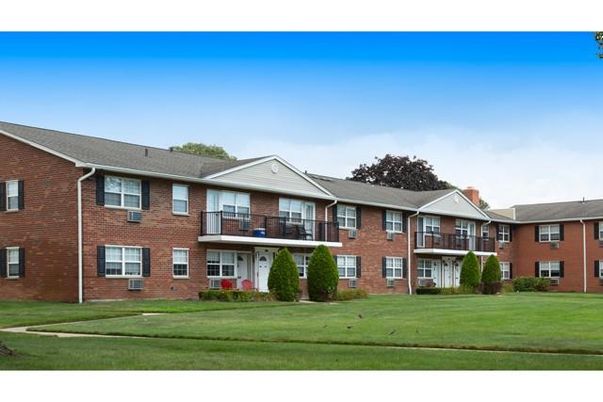 Backyard, Exterior, Facade, Brick Facade, Rowhouse