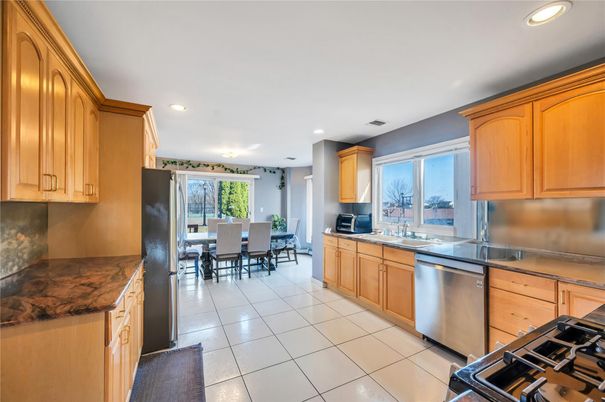 Dining room, Interior, Kitchen, Recessed Lighting