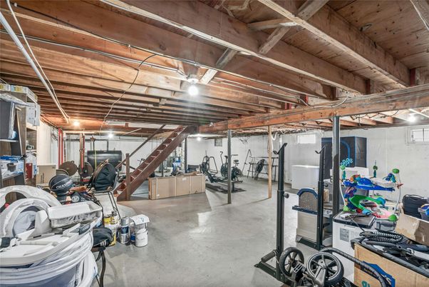 Fitness Equipment, Interior, Wooden Beams, Wooden Ceilings