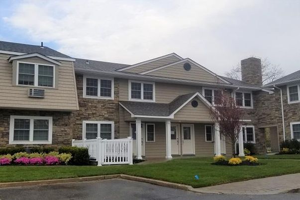 Exterior, Facade, Rowhouse