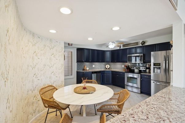 Dining room, Interior, Kitchen, Recessed Lighting, Stainless Steel Appliances