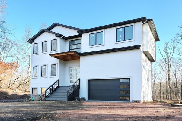 Attached, Exterior, Facade, Farmhouse