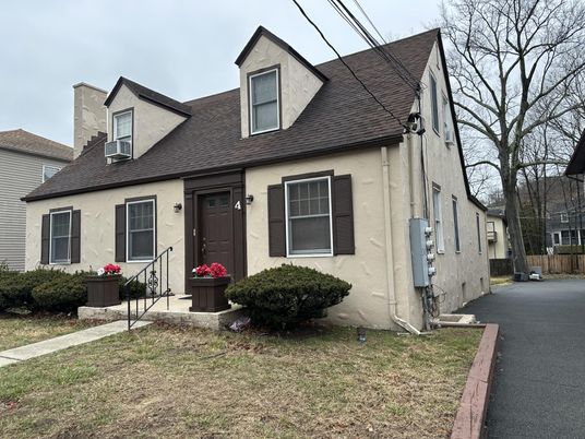 Exterior, Facade, Cape Cod