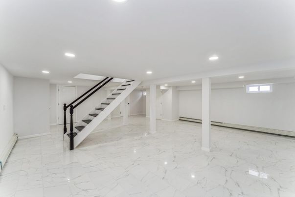 Empty room, Interior, Marble, Recessed Lighting