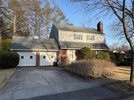 Attached, Exterior, Facade, Brick Facade, Cape Cod
