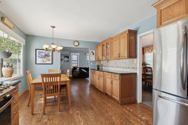 Chandelier, Dining room, Interior, Kitchen, Wood Texture Flooring