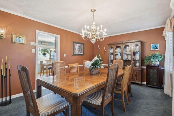 Chandelier, Dining room, Interior