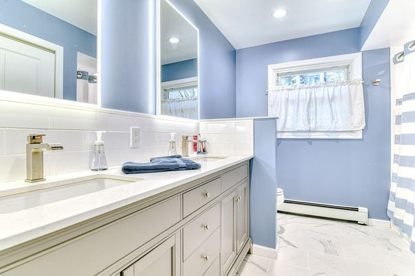 Bathroom, Interior, Marble, Recessed Lighting