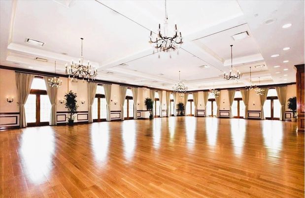 Chandelier, Empty room, Interior, Pendant Lights, Recessed Lighting, Wood Texture Flooring