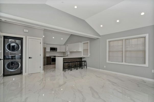 Interior, Kitchen, Marble, Recessed Lighting, Washer