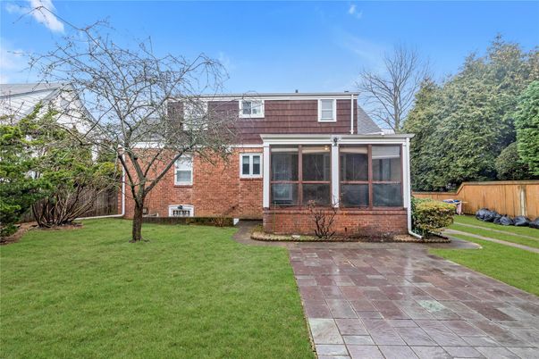 Exterior, Facade, Brick Facade, American Foursquare
