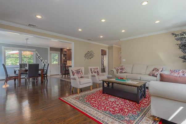 Dining room, Interior, Living room, Pendant Lights, Recessed Lighting, Wood Texture Flooring