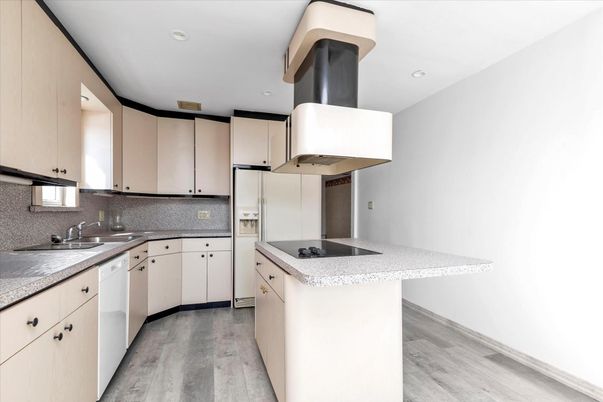 Interior, Kitchen, Recessed Lighting, Wood Texture Flooring
