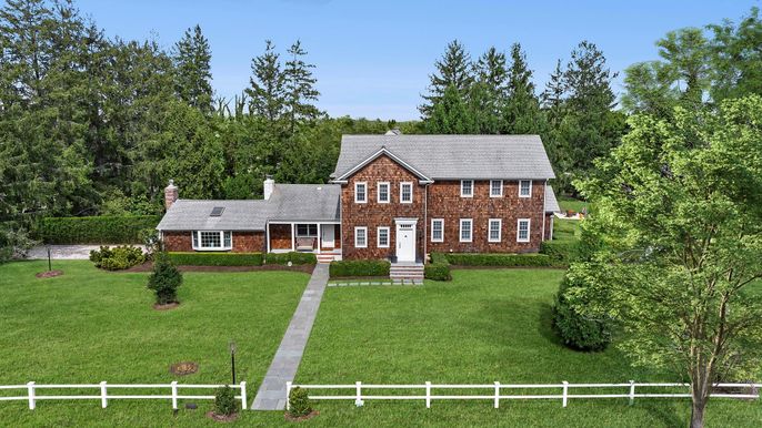 Exterior, Facade, Brick Facade, Brick Traditional