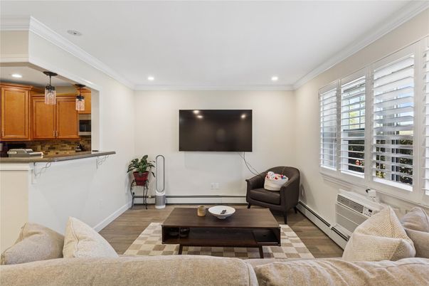Interior, Living room, Pendant Lights, Recessed Lighting, Wood Texture Flooring