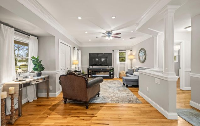 Interior, Living room, Recessed Lighting, Wood Texture Flooring