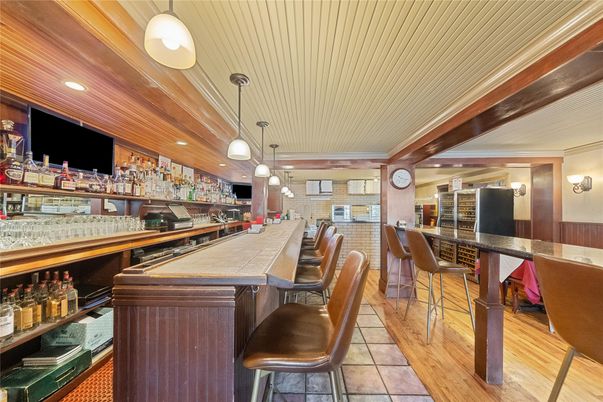 Interior, Pendant Lights, Recessed Lighting, Wood Texture Flooring