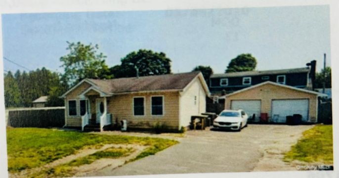 Attached, Backyard, Detached Garage, Exterior, Facade, Brick Facade, Ranch