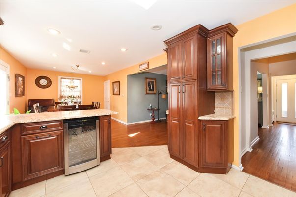 Chandelier, Dining room, Interior, Kitchen, Recessed Lighting, Wood Texture Flooring