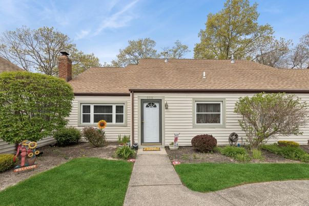 Exterior, Facade, Cape Cod