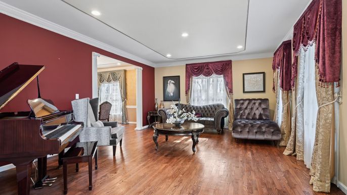 Interior, Living room, Piano, Recessed Lighting, Wood Texture Flooring