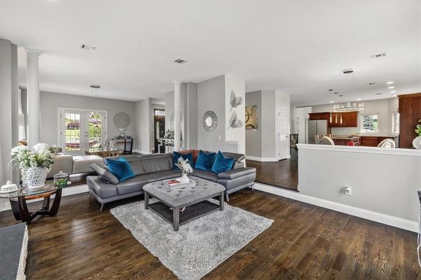 Interior, Kitchen, Living room, Pendant Lights, Recessed Lighting, Wood Texture Flooring