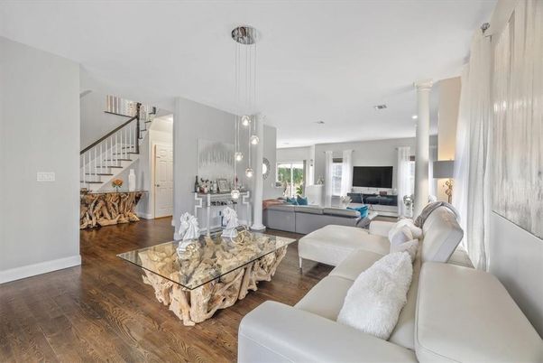 Interior, Living room, Pendant Lights, Recessed Lighting, Wood Texture Flooring