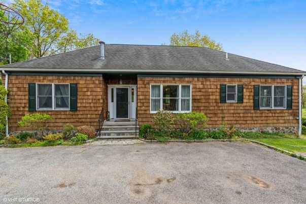 Exterior, Facade, Cape Cod