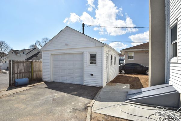 Detached Garage, Exterior