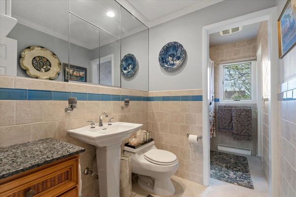 Bathroom, Interior, Recessed Lighting