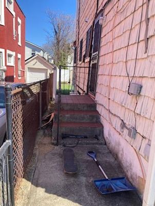 Detached Garage, Exterior