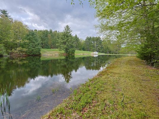 Exterior, Lake