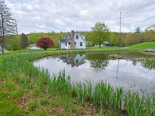 Exterior, Lake