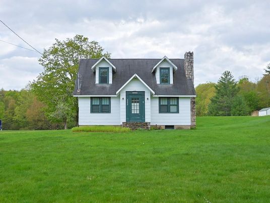 Backyard, Exterior, Facade, Cape Cod