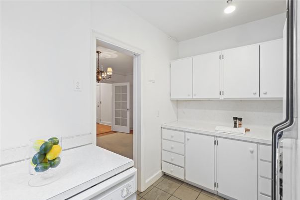 Chandelier, Interior, Kitchen