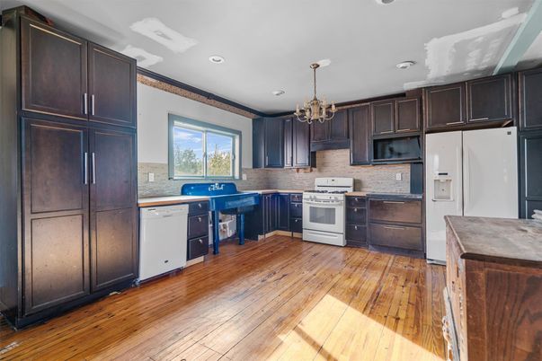 Chandelier, Interior, Kitchen, Recessed Lighting, Wood Texture Flooring