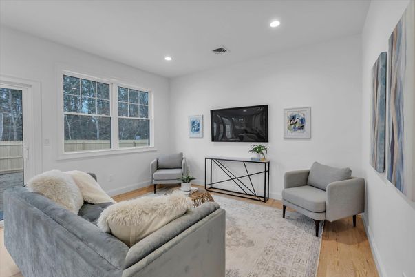 Interior, Living room, Recessed Lighting, Wood Texture Flooring