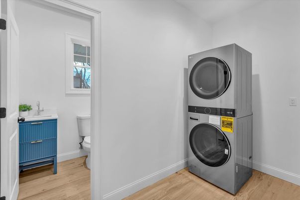 Interior, Utility Closets, Washer, Wood Texture Flooring