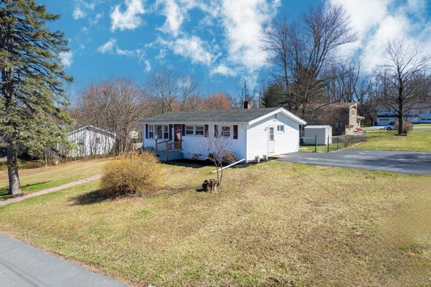 Backyard, Exterior, Facade, Ranch