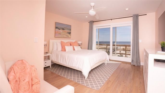 Bedroom, Interior, Recessed Lighting, Water, Wood Texture Flooring
